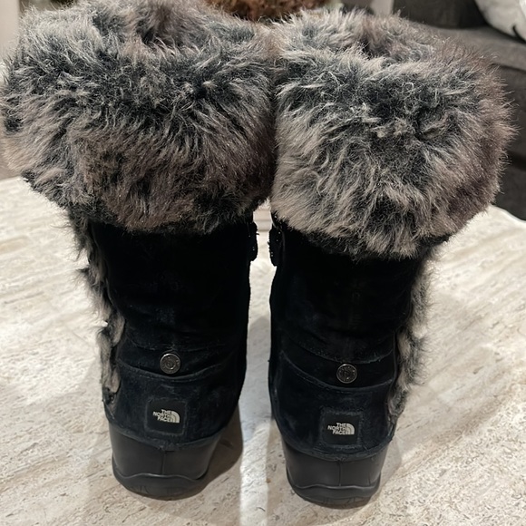 THE NORTH FACE BLACK SUEDE LEATHER INSULATED FAUX FUR WATERPROOF BOOT. Sz 7 - Picture 2 of 12